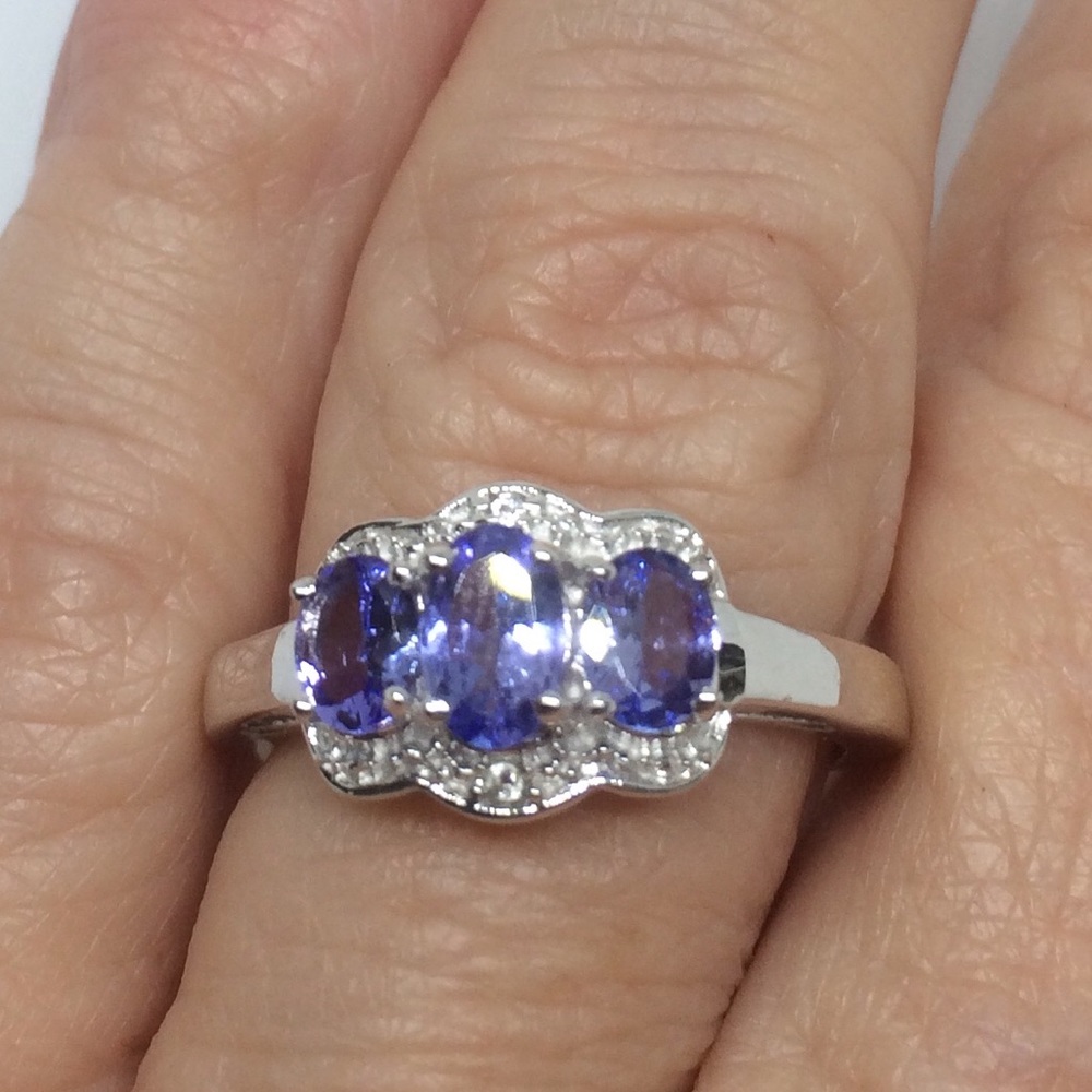 😍😍💯% ALL NATURAL TANZANITE STERLING SILVER RING